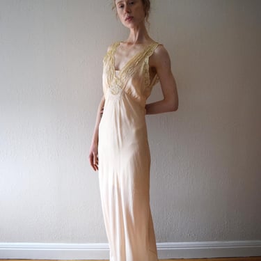 1930s bias cut silk slip . vintage 30s gown . size small to medium 