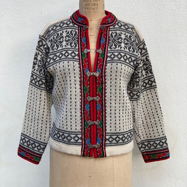 Vintage Wool Cardigan Sweater / Hand Knit Norwegians Fishermans Sweater / Wool Knit Top / Nordic / Folk / Wool Cardigan Sweater with Clasps 