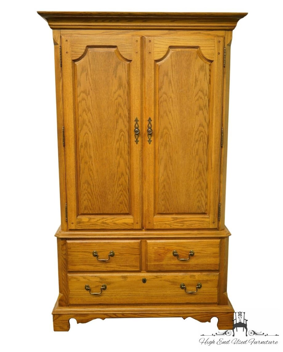 Vintage deals thomasville armoire