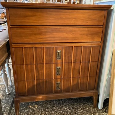 Dixie furniture mid century 5 drawer chest. 36” x 18.5” x 44”