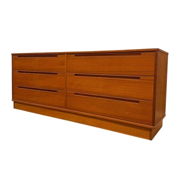 Free shipping within continental US - Vintage Danish Mid Century Modern 6-Drawer Teak Dresser Attributed to Nils Jonsson Torring Mobler 