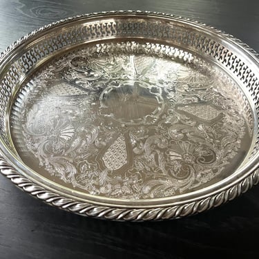 Round Silver Tray with Raised Edge and Glass Insert 