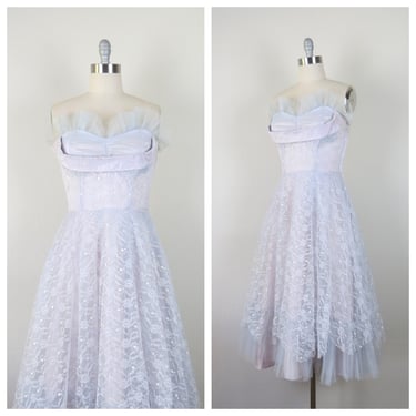 Vintage 1950s lace party dress, formal, strapless, tulle, crumb catcher, cupcake, fit and flare 