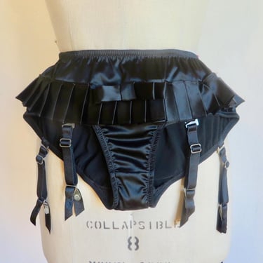 Agent Provocateur Black Satin Ruffle Garter Belt Panty Unused Vintage Style Full Coverage Knickers Lingerie Panties Underwear Size Small 