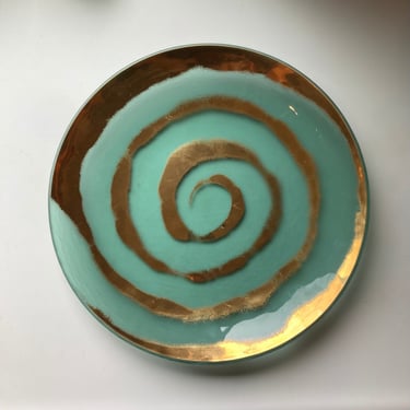 Signed fused art glass platter with gold silkscreen spiral pattern 