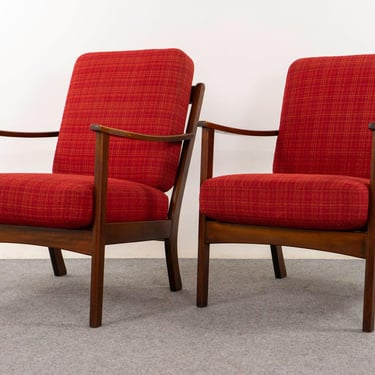 Beech Lounge Chair Pair - (325-014) 