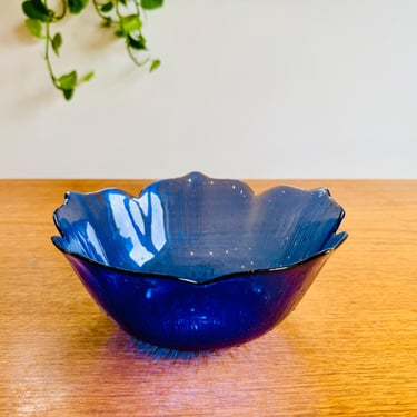 Vintage Arcoroc Cobalt Blue Lotus Flower Serving Bowl 