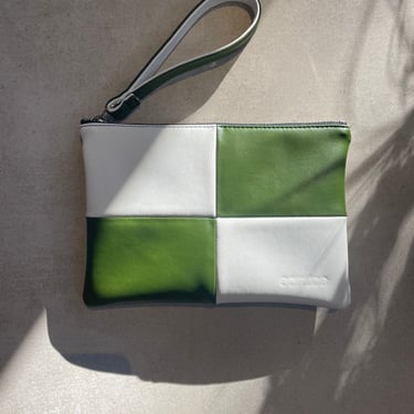 Checker pouch, green and white