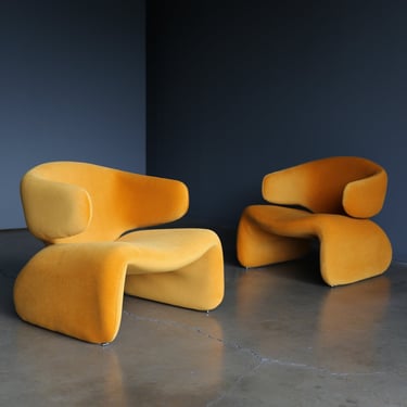 Olivier Mourgue “Djinn” Lounge Chairs for Airborne, Circa 1964