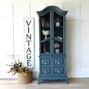 Petite Blue Hutch