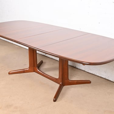 Niels Møller for Gudme Møbelfabrik Danish Modern Sculpted Teak Extension Dining Table, Newly Refinished