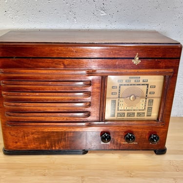 1939 Emerson AM/SW Radio, Ingraham Cabinet, Art Deco Model DP332, Elec Restored 
