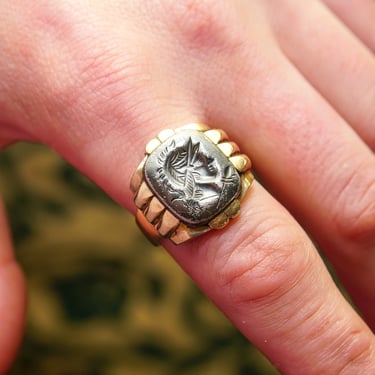 Men's Hematite Intaglio Cameo Ring In 14K Yellow Gold, Gladiator Signet Ring, Estate Jewelry, Size 10 1/4 US 