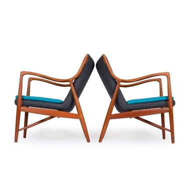 Pair of 45 Chairs by Finn Juhl for Niels Vodder, 1945