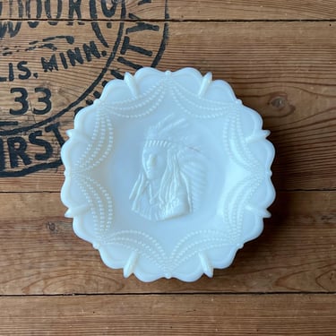 Vintage Westmoreland American Indian Milkglass Decorative Plate 