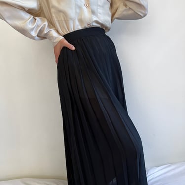 Vintage Raven One Button Pleated Skirt