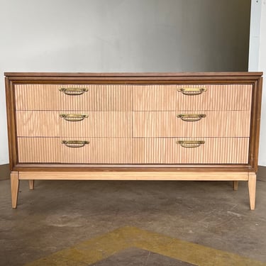 AVAILABLE to CUSTOMIZE**Mid Century Modern Dresser Fluted Drawers//Vintage MCM Sideboard//Refinished Modern Credenza//Painted Media Console 