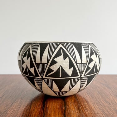 Vintage Acoma Pueblo Black and White  Pottery Bowl by Cindy Dewahe 