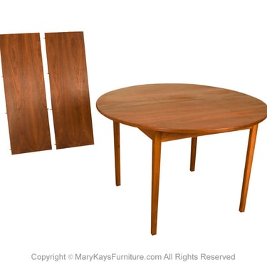 Mid-Century Round Oval Extendable Dining Table 