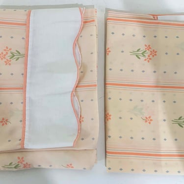 Vintage Floral Pillowcases Set of 2 Pair Fieldcrest Perfection USA Flowers Floral Bedding Fabric Peach Flower Mid-Century Boho 1980s 