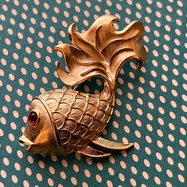 crown Trifari fish brooch 1960s red jewel eye rare pin 