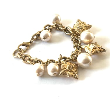 Vintage Gold and Pearl bracelet, Charm Bracelet, Pearl Bracelet, Vintage Charm Bracelet, Gold Toned Charm Bracelet, Chunky Bracelet 