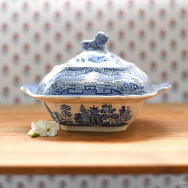 Antique Blue Willow Tureen 