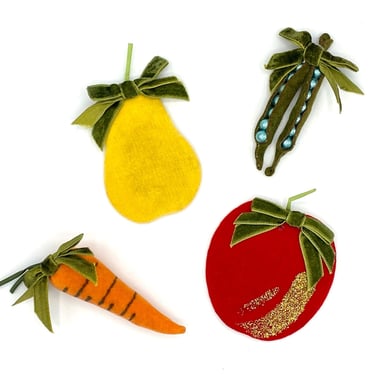 Vintage 1960s Set of 4 Velveteen Fruit and Vegetable Appliqué for Sewing, Millinery, Crafting, Made in Japan 