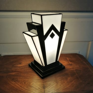 Art Deco Stained Glass Tiffany Lamp 