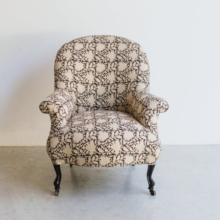 ELIZA CHAIRエリザbyPAGED MEBLEfromACTUS/建築 ユニークな杢目のレースウッドで製作したエリザベスチェア