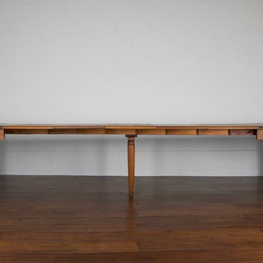 1930s French Art Deco Extendable Walnut Dining Table 