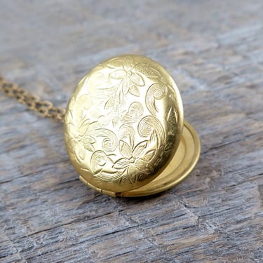 Personalized Locket in Gold, Locket with Photos, Memory Gift, Flower Pendant on Antiqued Gold Chain, Initial Necklace, New Baby Gift for Mom 