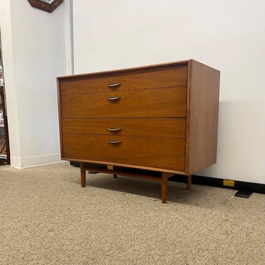 Vintage Mid-Century Modern 5 Drawer Dresser Chest by Drexel