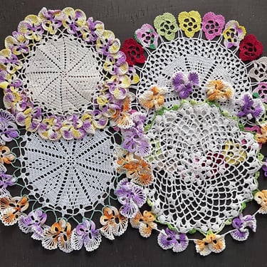 Doily Pansy Choice 