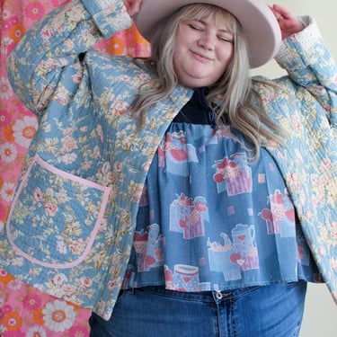Chubby Dust Bunny Plus Size Handmade Recycled Pastel Blue Floral Wallpaper Quilt Jacket. 4XL. Blue, White, Pink. 
