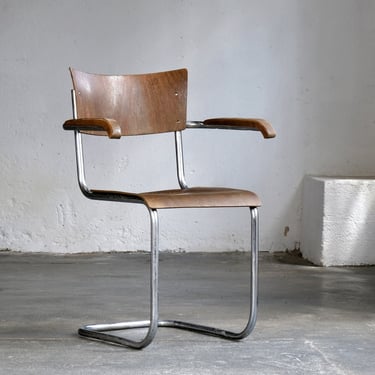 Bauhaus cantilever armchair 