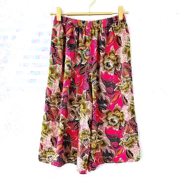 Vintage 70s 80s Boho Batik Artsy Graphic High Waisted Pull-on Shorts 