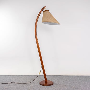Teak Mid-Century Floor Lamp - (D1114) 