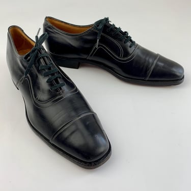 Vintage Florsheim Dress Shoes- 6 Eyelet Cap~Toe Oxford - Contrasting Top-Stitched Details - Cloth Lining Men's Size 9-1/2 B (Narrow) 