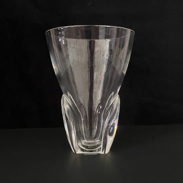 Handcrafted Vintage Steuben Glass Leaf Vase, 8" Signed