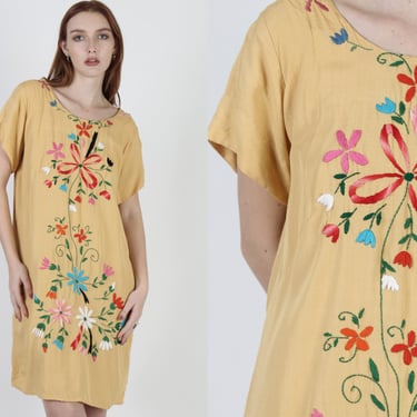 1970s Ethnic Embroidered Dress, Casual Floral Colorful Bouquet Design, Vintage Loose Fitting Casual Caftan Mini Dress 