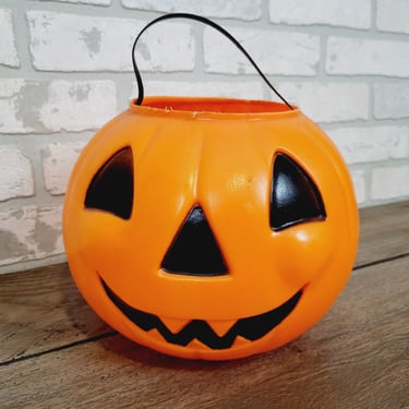 Vintage Plastic Halloween Pumpkin Jack O Lantern Bucket Treats 