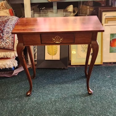 Cherry Queen Anne Console Table. 27x13x26