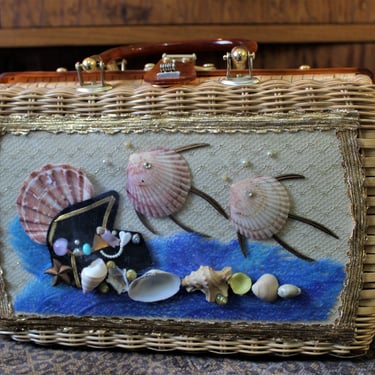 Vintage 1950s 60s Atlas Princess Charming Treasure Chest shell mermaid purse Wicker Handbag bag Lunch Pail Box Lucite Handles 