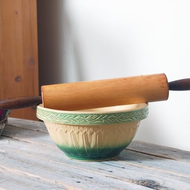 Vintage wood rolling pin / vintage rolling pin with wood handles / rustic farmhouse kitchen decor / vintage baking tools / vintage kitchen 