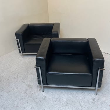 Pair- Large Vintage Leather Armchairs | Le Corbusier Reproduction, 1980s | genuine leather and chrome | grande 