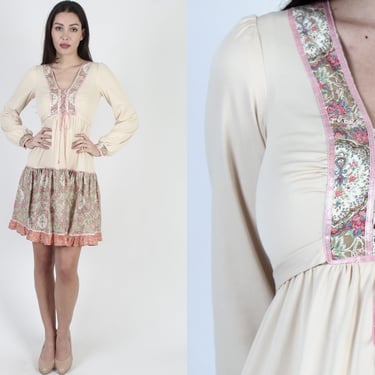 Vintage 70s Paisley Floral Dress / Renaissance Style Festival Outfit / Lace Up Prairie Corset Bodice / Medieval Lace Trim Mini Dress 