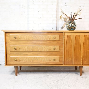 Vintage Mid-Century Modern 4 drawer bowed credenza by Young MFG&Co | Free delivery in NYC and Hudson Valley areas 
