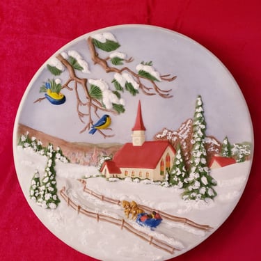 Beautiful 1980 Byron Mold Co ceramic Winter Scene embossed plate 