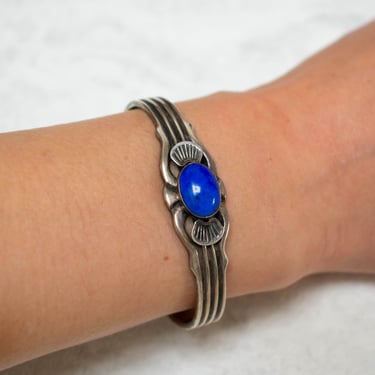 Vintage Antique Native American Sterling Silver Cuff with Lapis Setting